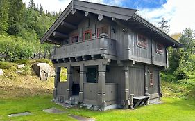 Eventyrtunet In Idyllic Tuddal